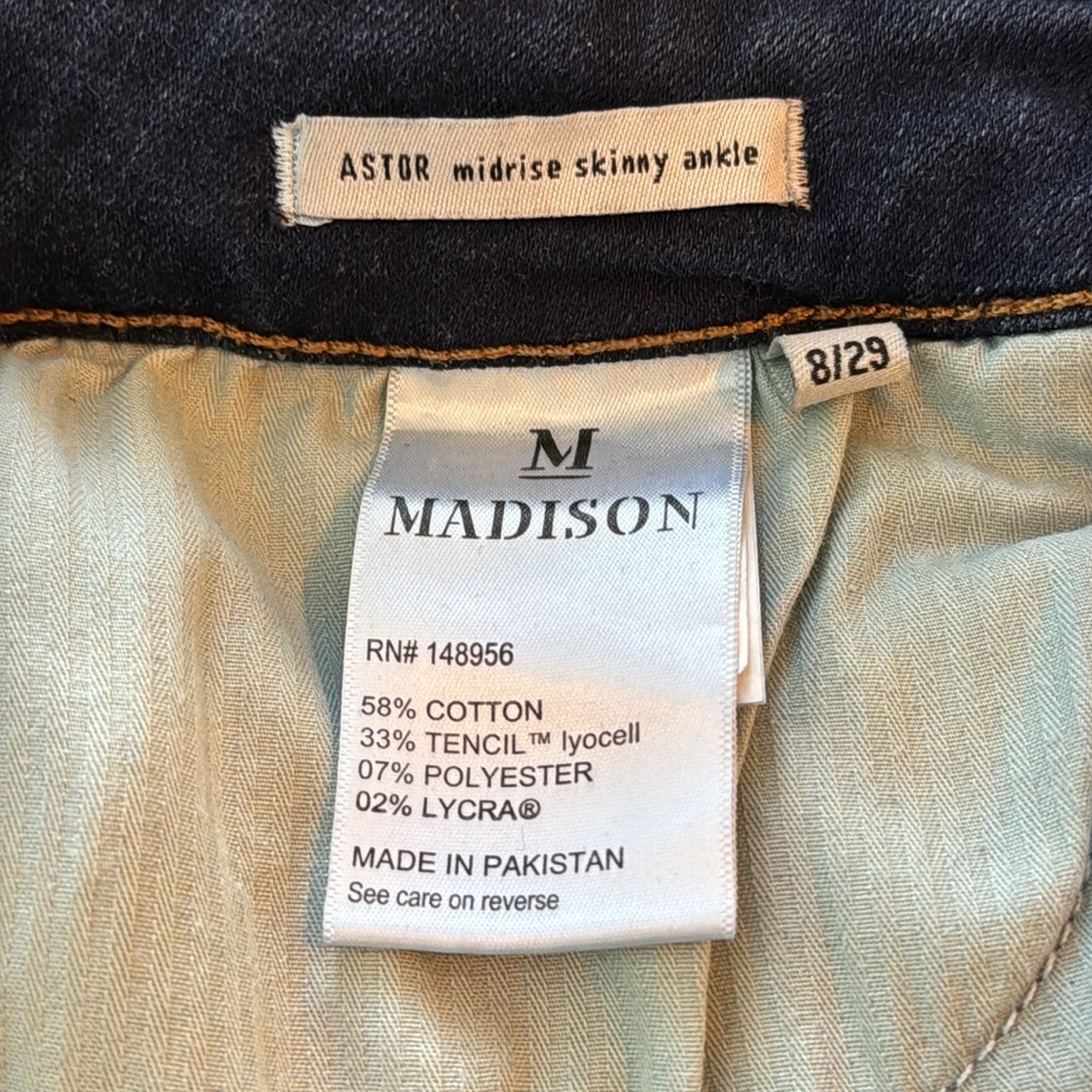 Madison Astor midrise skinny ankle jeans with frayed-hem, size 8/29, dark blue - Picture 15 of 16